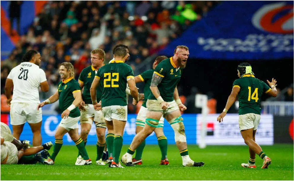Sudáfrica se quedó con una ajustada victoria en la última pelota a Inglaterra y jugará la final del Mundial
