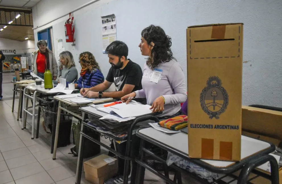 Comienzan las elecciones con total normalidad: cuáles son los horarios para ir a votar