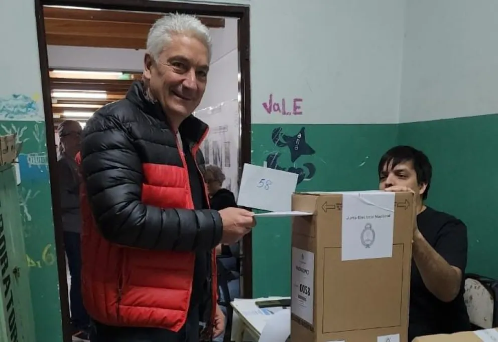 Votó Zara y adelantó que habrá agilidad en el conteo de sufragios