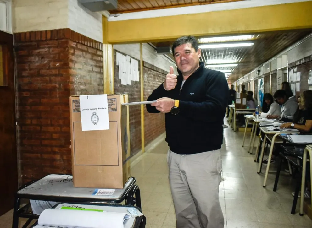 Votó José Valla, candidato de Libertad Avanza, y habló de la "unidad política"
