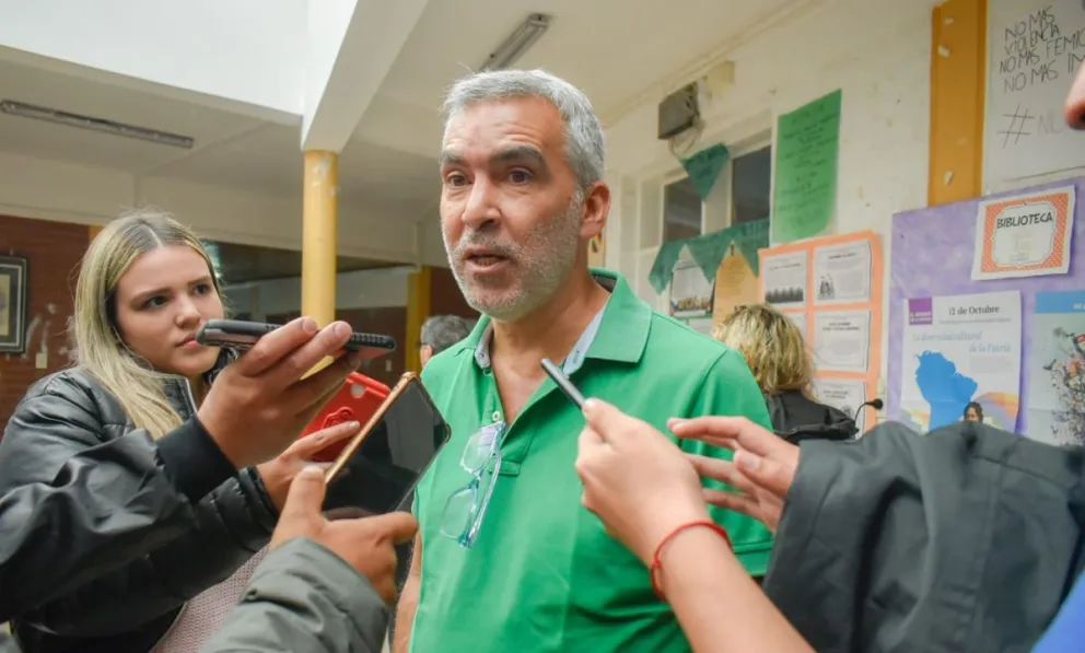 Facundo López emitió su voto y pidió a los rionegrinos que vayan a votar