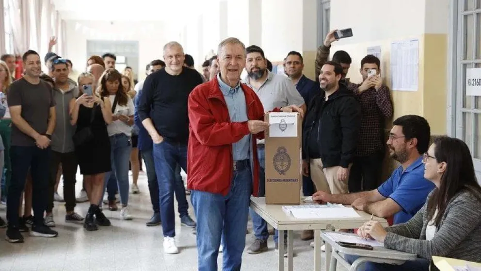 Juan Schiaretti emitió su voto: “Estamos convencidos de que vamos a hacer una buena elección”