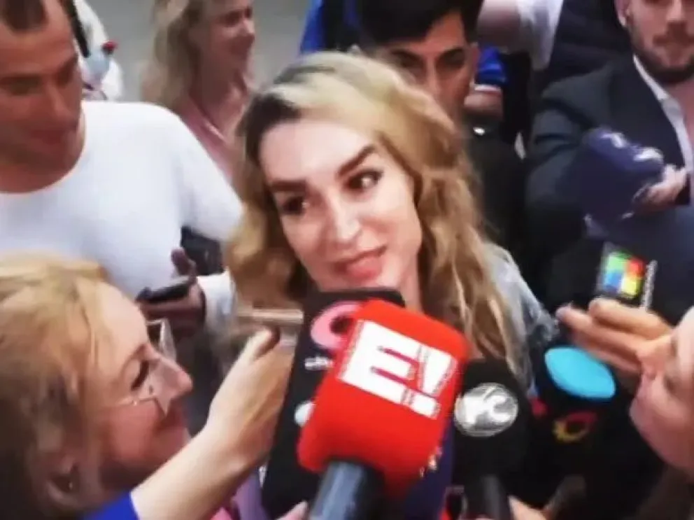 Cortaron la calle y cerraron la escuela para que vote Fátima Flores 