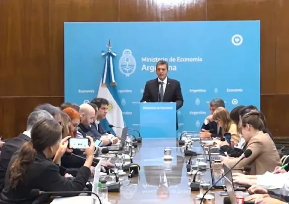 Sergio Massa apunta a lograr un superávit fiscal del 1% y recuperar la economía para 2024