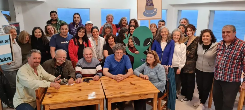 Los marcianos convocaron a un buen número de seguidores en La Lobería