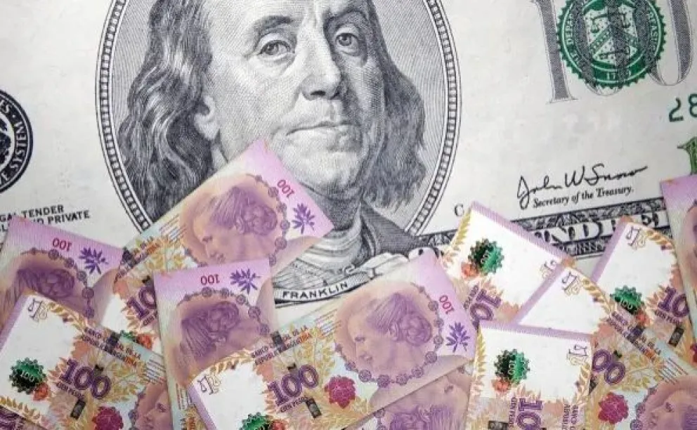 La estrategia del Gobierno para controlar el dólar oficial