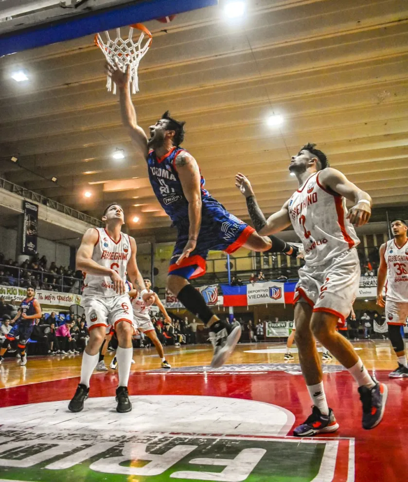 Chiste cordobés de mal gusto: Ameghino sorprendió a Viedma y se volvió con un triunfo