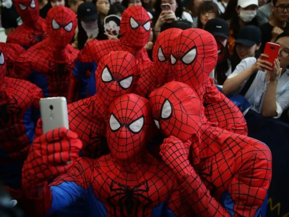 Récord mundial: miles de Spider-Man tomarán el obelisco