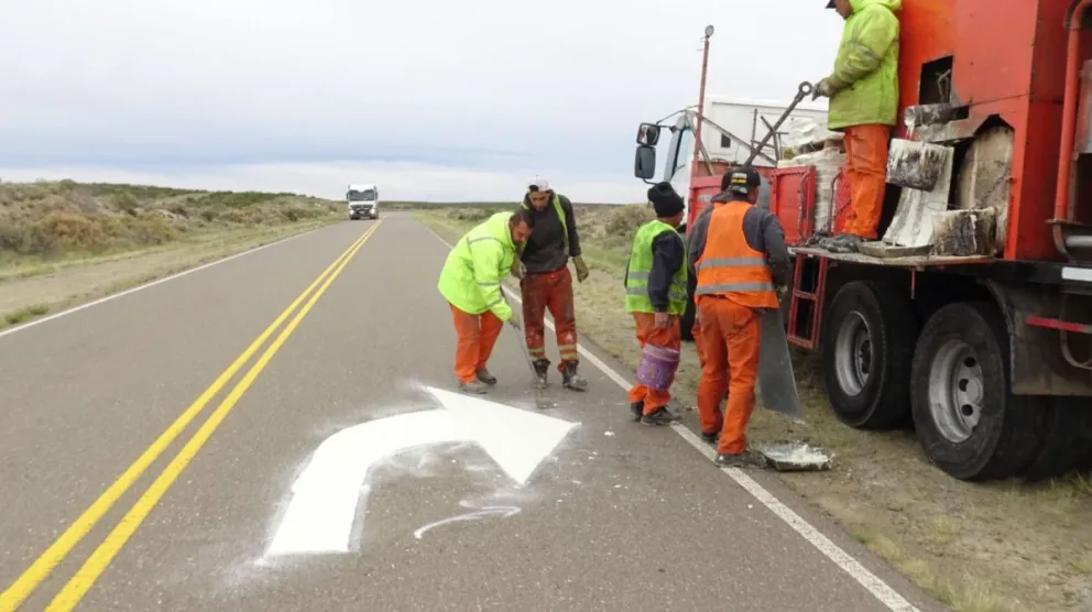 Comenzaron las tareas de señalización en la Ruta Nacional N°23