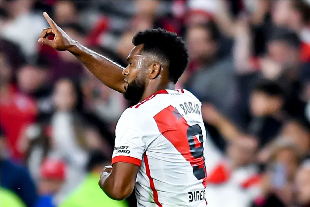 Le sacó el invicto: con un Borja encendido, River goleó a Independiente