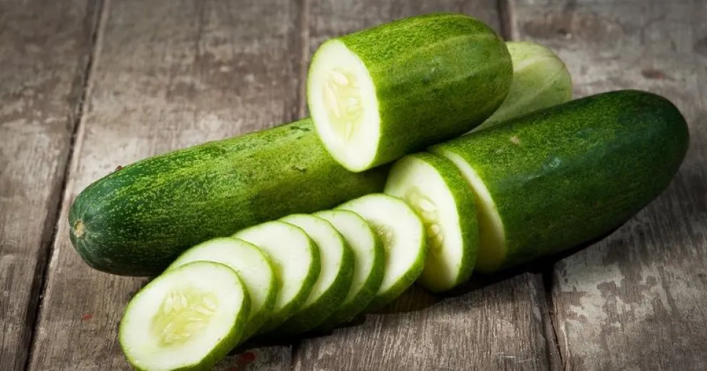 El increíble poder del pepino para ahuyentar a las moscas