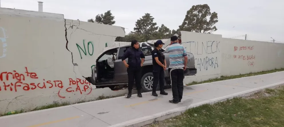 Falleció el conductor de la Amarok que se estrelló contra la pared del Cementerio 