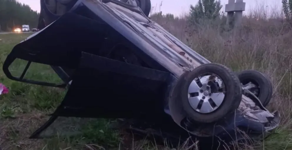 Despiste seguido de vuelco entre Lamarque y Luis Beltrán