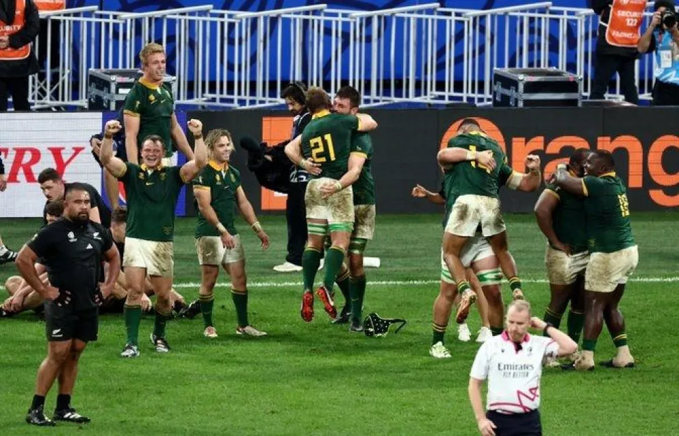 Tras un electrizante partido, Sudáfrica venció a Nueva Zelanda y se coronó campeón del Mundo