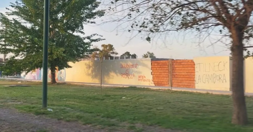 Rápida reparación del paredón del cementerio de Viedma