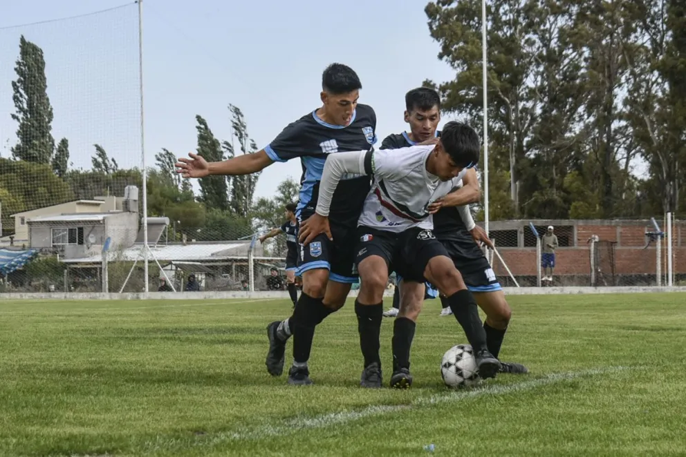 El Aviador y el Tricolor animarán el primer duelo por la coronación en el certamen local.