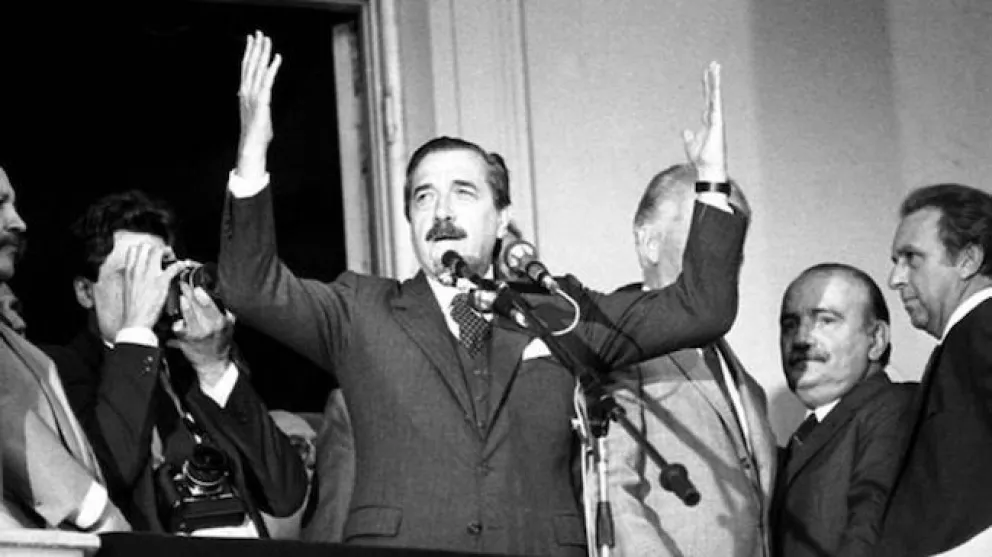 Se cumplen 40 años del regreso de la democracia de la mano de Raúl Alfonsín