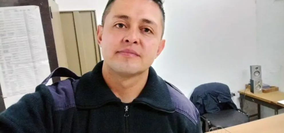 Un policía de Viedma se vistió de héroe: con maniobras de RCP le salvó la vida a un bebé que no respiraba 