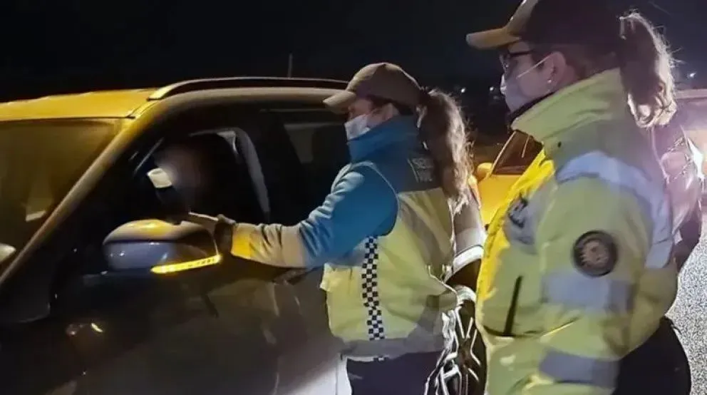 Borracho al volante intentó atropellar a una inspectora de Tránsito 