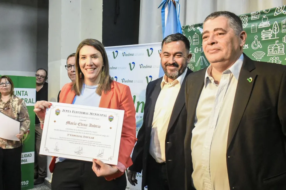 Andría, en la entrega de diplomas a nuevas autoridades: “Hacer que Viedma sea la ciudad que nosotros queremos”