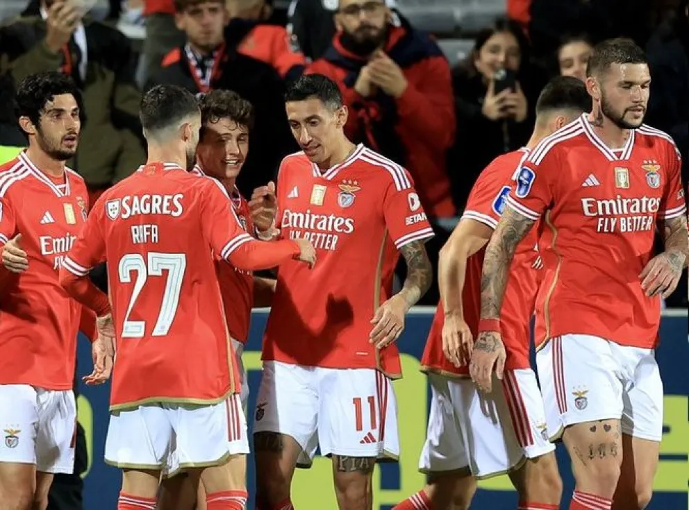 Di María anotó de tiro libre en una nueva victoria de Benfica