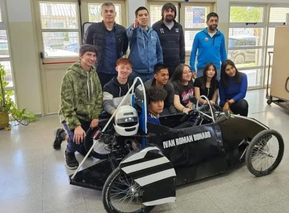 Estudiantes homenajearon a Iván Bonaro, un chico fallecido en un brutal accidente