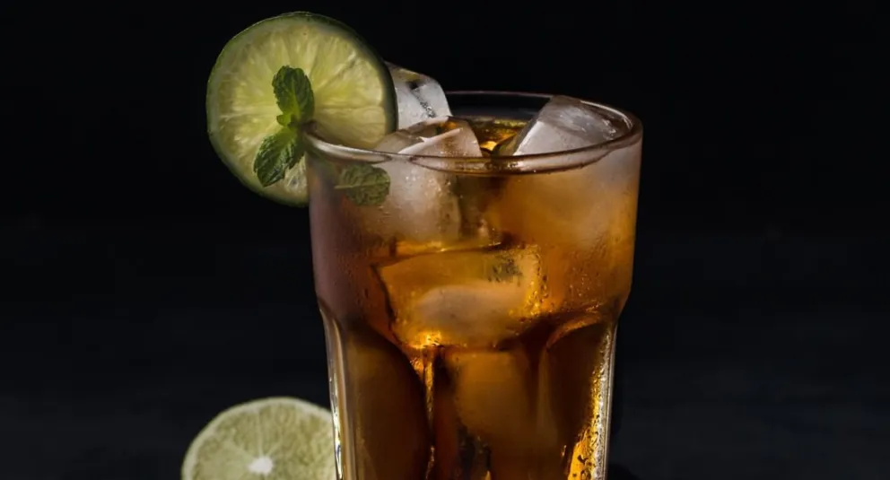 Un aperitivo argentino se destaca entre los 50 mejores del mundo: cuál es