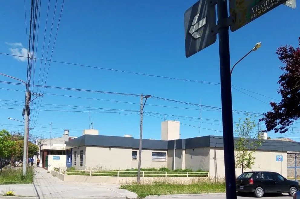 Dos “descuidistas” atacaron en el centro robando a una billetera y la llave de un auto