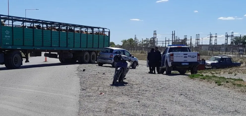 Un accidente en el ingreso al barrio Bicentenario reavivó el pedido de una rotonda 