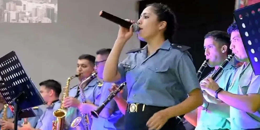 La Banda de la Policía se hizo viral al ritmo de la cumbia