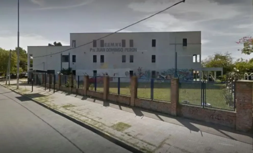 Horror: tienen 13 años, le cortaron la yugular a un compañero y lo tiraron a un contenedor de basura 