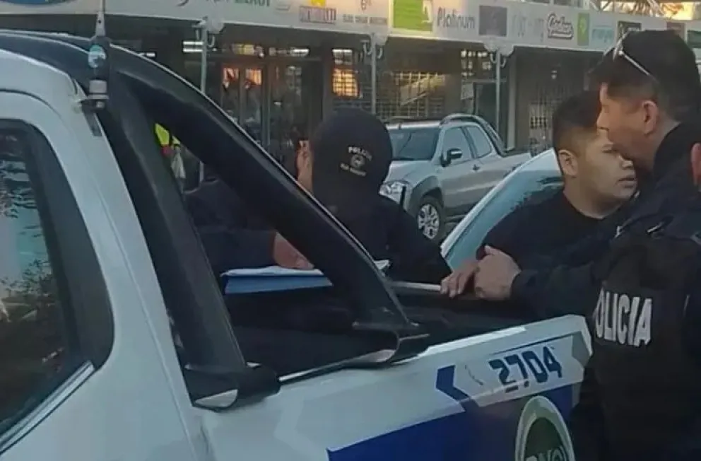 Atacaron a balazos a un limpiavidrios: fueron directos a matar