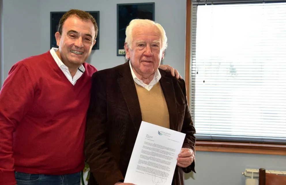 Pesatti: "la pregunta es si preferimos satélites argentinos o motosierras de Taiwán"