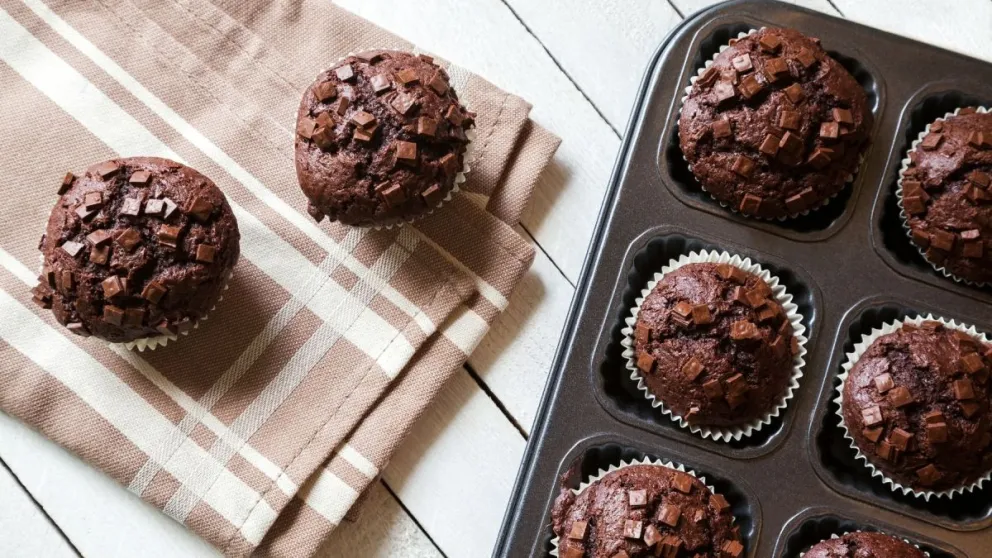 Cómo hacer muffins de chocolate y dulce de leche para amantes de lo dulce