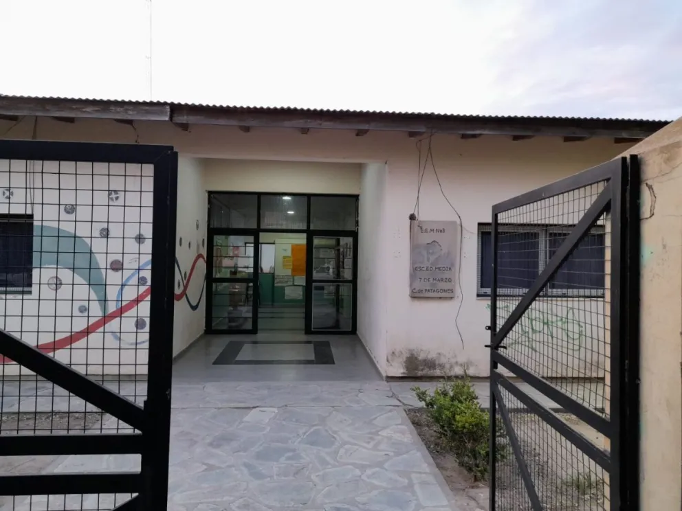 La problemática del agua abordada  por un adulto mayor que termina la secundaria 