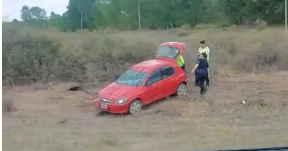 Despiste seguido de vuelco en la Ruta 250