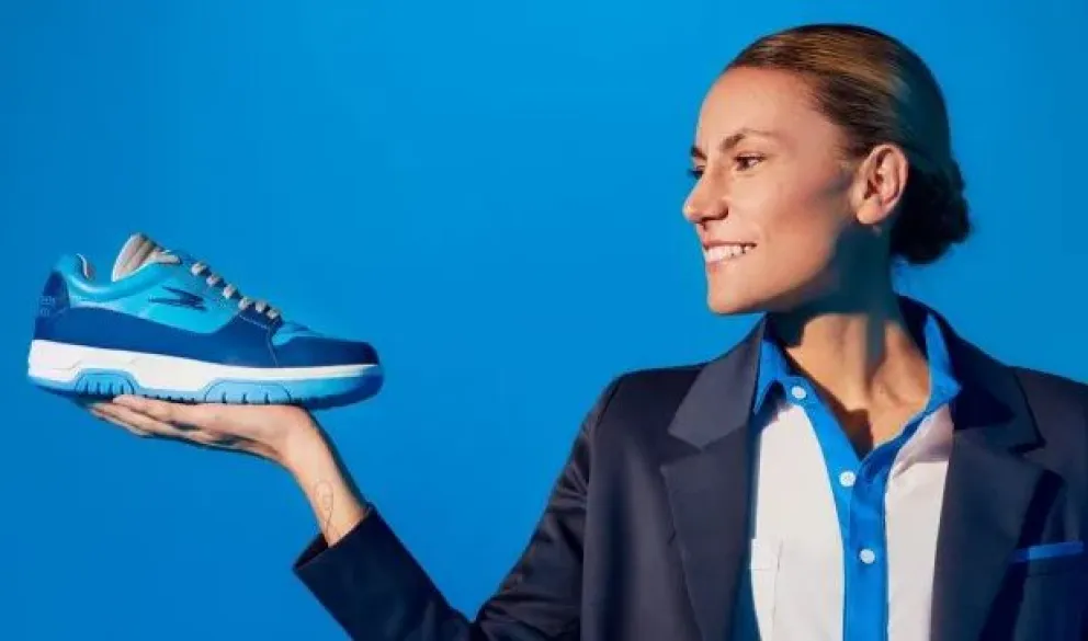 Aerolíneas Argentinas presentó sus nuevos uniformes diseñados por Benito Fernández y Ricky Sarkany