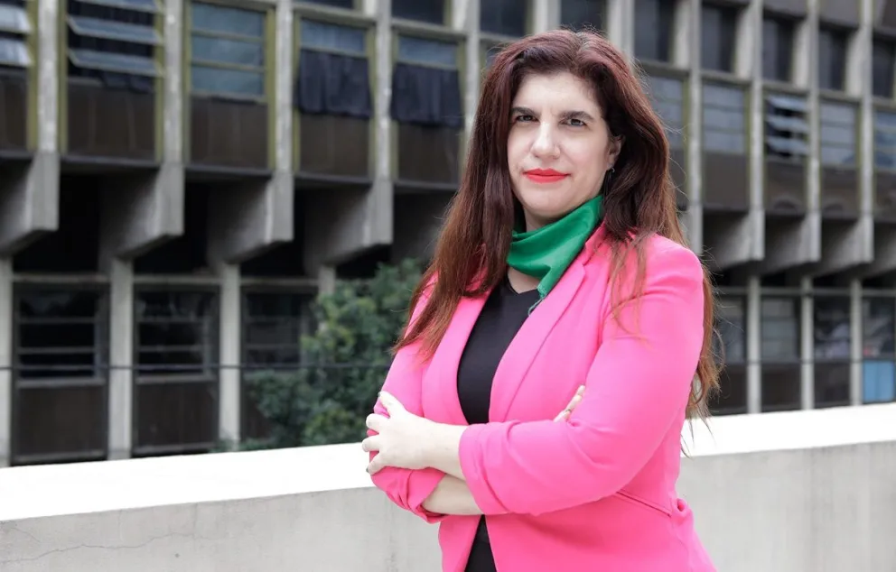 Luciana Peker llega a la Feria Municipal del Libro con El amor es o se hace