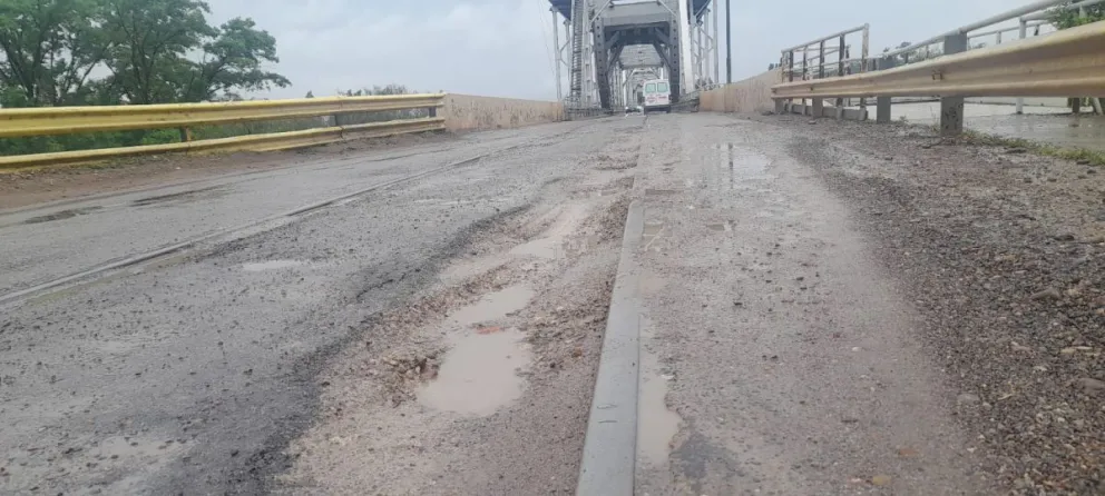 La lluvia expuso el deterioro en el Puente Viejo: la palabra oficial sobre cuándo lo van a arreglar  