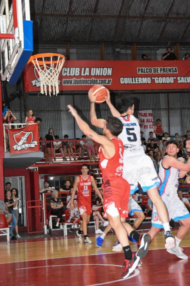 Con las manos vacías: Deportivo Viedma no pudo cerrar la gira con una victoria