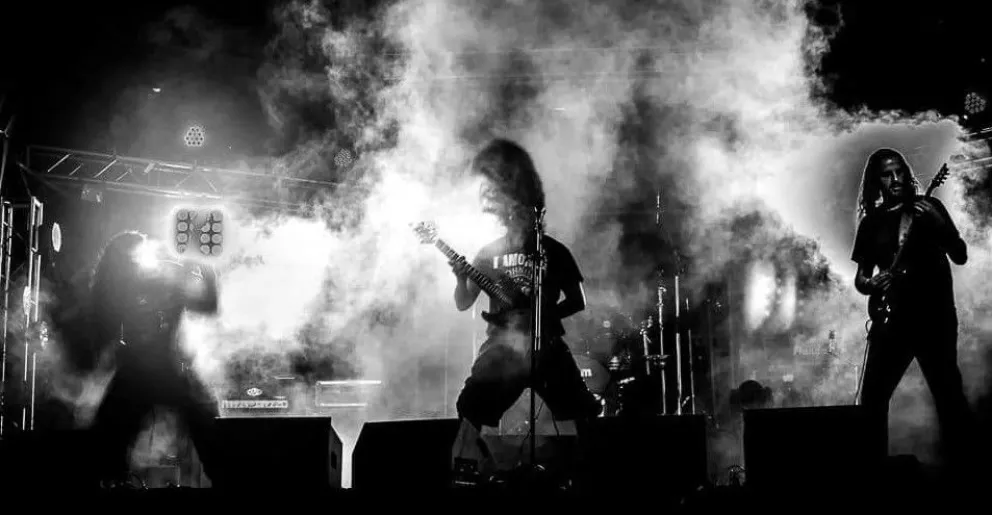 Axsem se convirtió en la primera banda viedmense de metal en salir al exterior