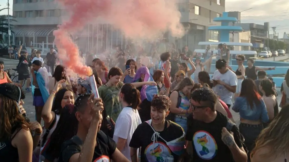 Este sábado 11 se realiza la Marcha del Orgullo en Viedma: horario, lugar y bandas invitadas 