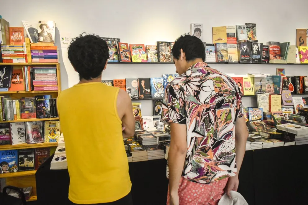 Hasta la fecha dieron a conocer el nombre de tres destacados escritores que arribaran a Patagones. 