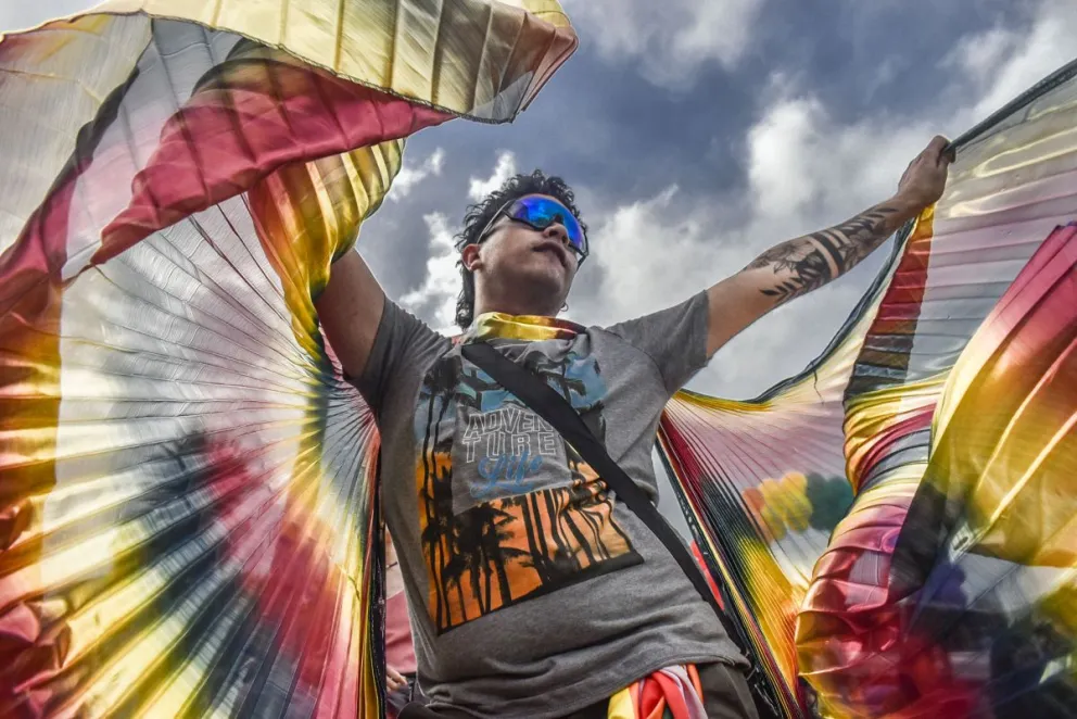 La marcha del orgullo gay se hizo sentir en Viedma
