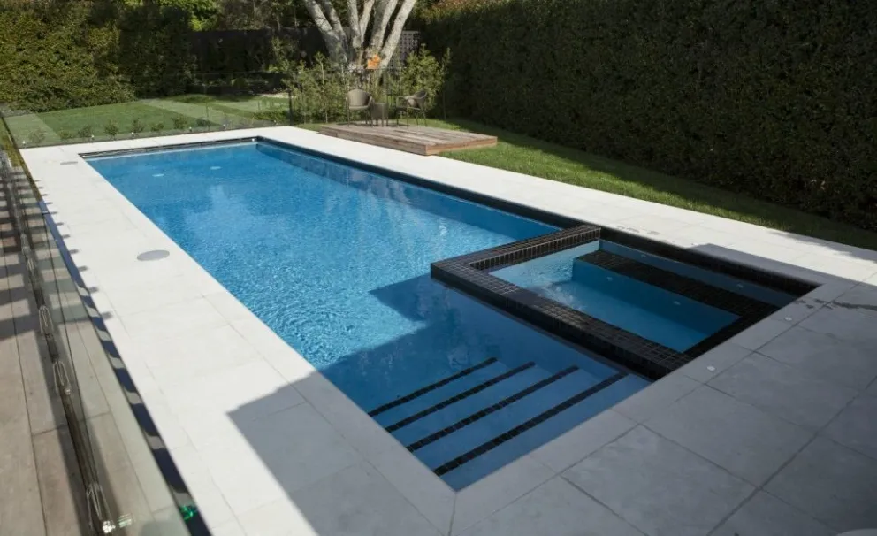 Tener una piscina va a ser un lujo para pocos en el verano  