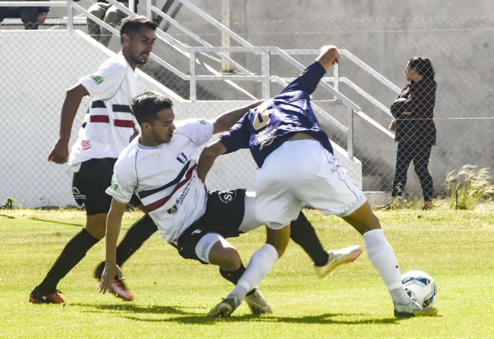 Deportivo Patagones y Sol de Mayo repartieron puntos y el “tricolor” es el único líder