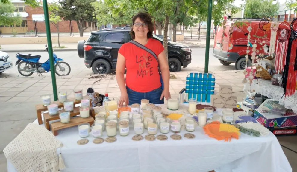 Tuvo ocasión de inspirarse, y hoy sus velas aromáticas perfuman la Comarca