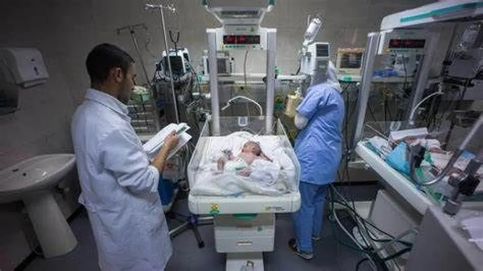 Murieron 7 bebés prematuros y 27 pacientes en un hospital de Gaza por falta de electricidad