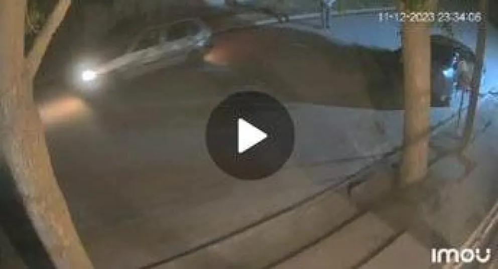 Barrio Jardín: le robaron una rueda y le dejaron el auto en el piso