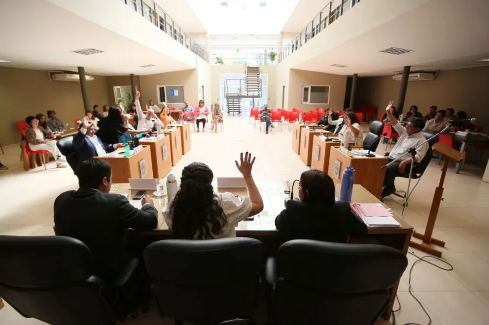 Autorizan endeudamiento para la adquisición de bienes de capital: ¿Se viene más asfalto?